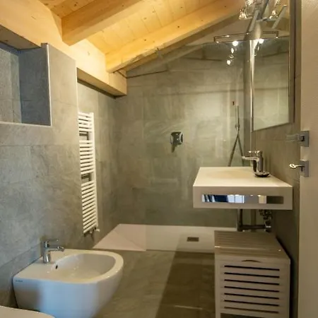 Apartment Comballo Lezzeno